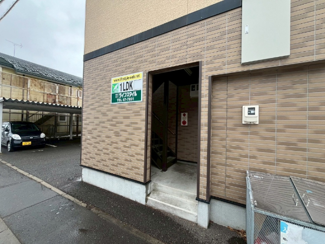 建物エントランス